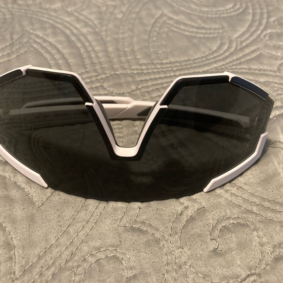 Prada Linea Rosa Impavid Suglasses - Picture 3 of 6